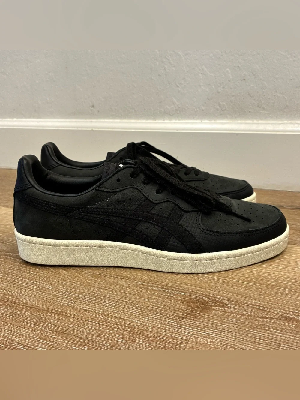 Onitsuka Tiger GSM SD Sneakers In A Black-on-Black Men’s Size US 9 EU 42.5 27cm